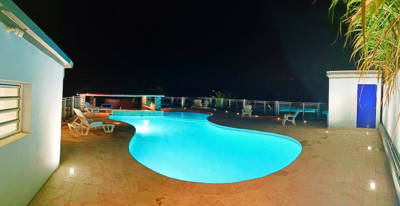 L'Hibiscus De Plaiz'Anse Apartment Petite-Ile Luaran gambar