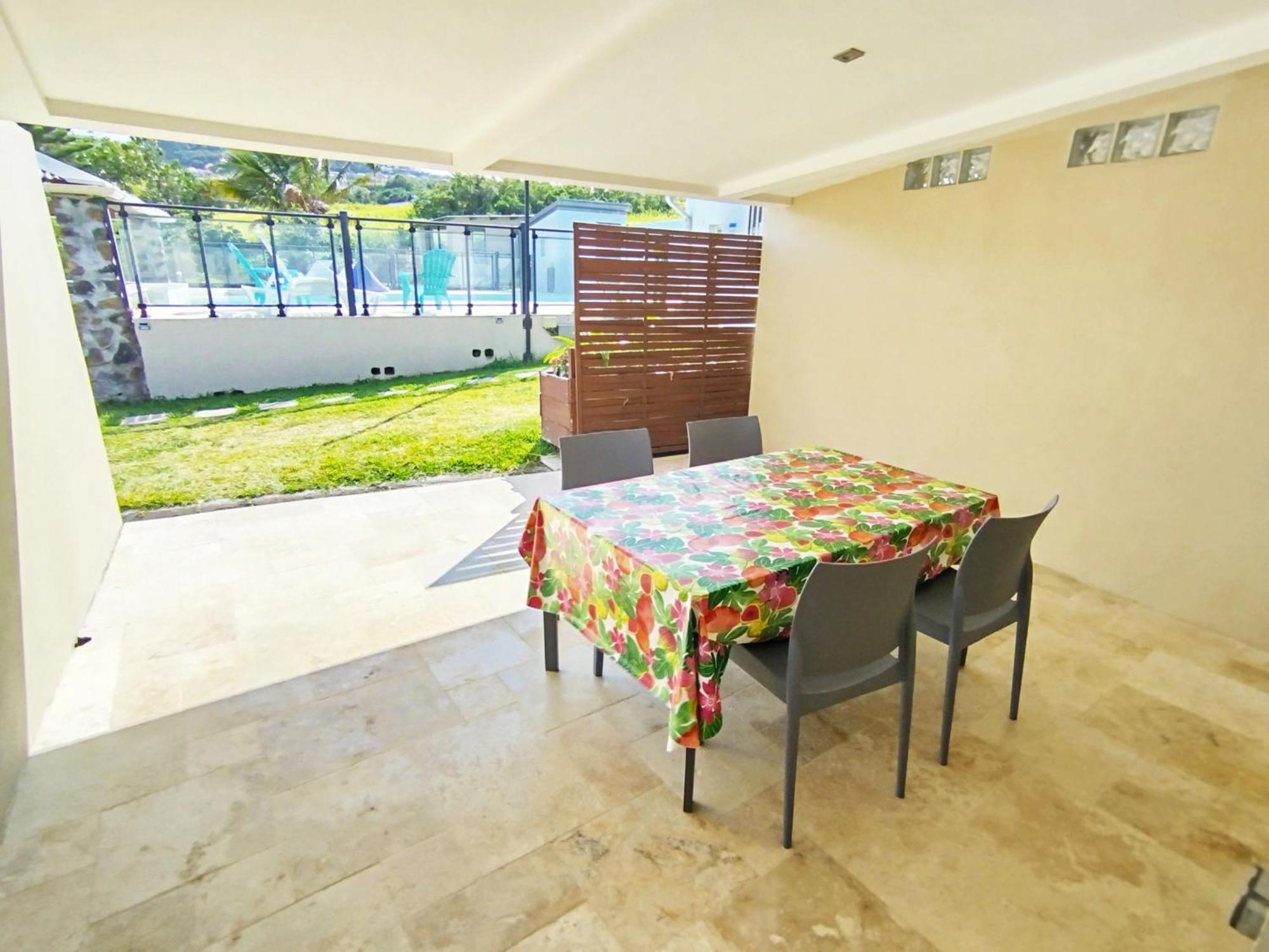 L'Hibiscus De Plaiz'Anse Apartment Petite-Ile Luaran gambar