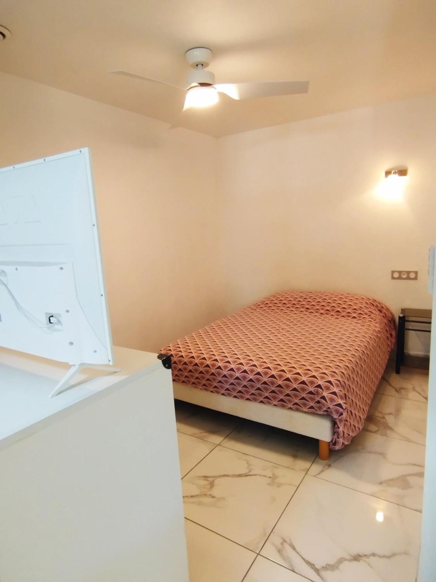 L'Hibiscus De Plaiz'Anse Apartment Petite-Ile Luaran gambar